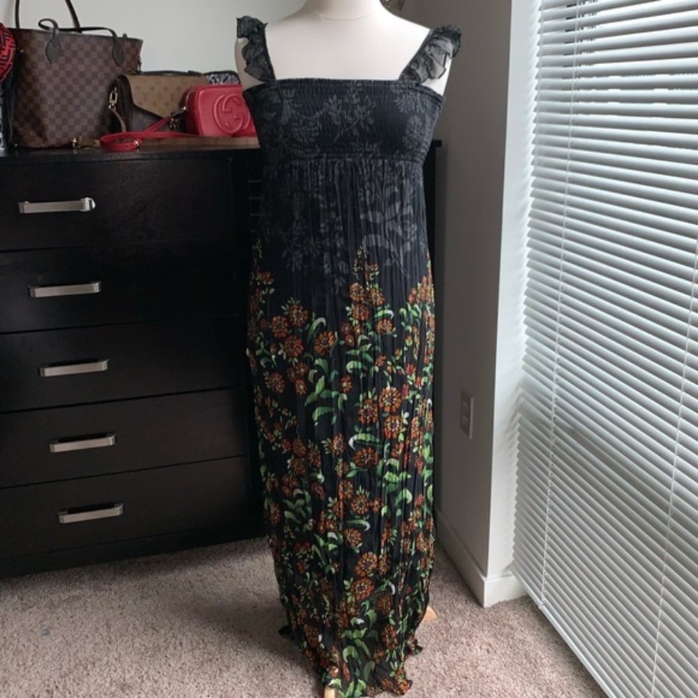 Flutter Sleeve Maxi Dress